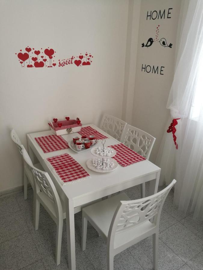 Appartamento Cuore Al Centro Di Tarento Exterior foto